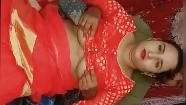 Fucking fat pussy of chubby housewife on cam