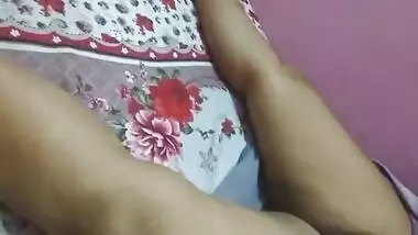 Sleeping desi wife beautiful Inflated pussy caught by hubby again