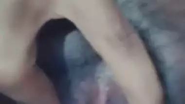 Slim South Indian girl in Tamil sex video