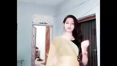 Cute newly wed housewife shivani singh navel show in transparent saree