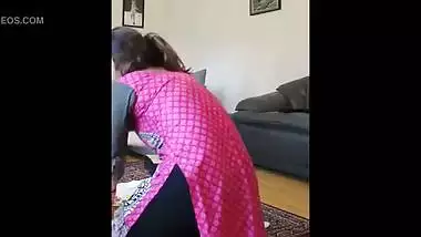 ???? neighbour hot aunty pany getting down from ass