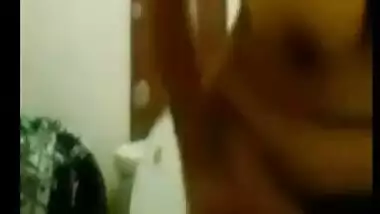 Big Hanging Boobs Tamil Babe nude bathroom video