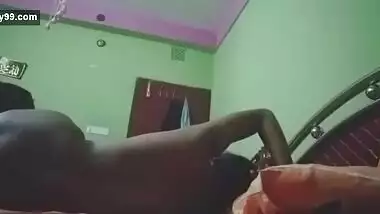 BANGLADESHI COUPLE MAKING OUT