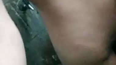 Nude Desi MMS selfie video of college girl