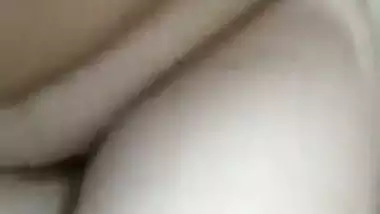 Beautiful Paki Girl Quick Sucking Cousin Brother Dick in Toilet
