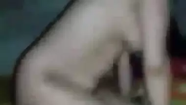 Big boob cousin shows her shaved pussy in nude MMS