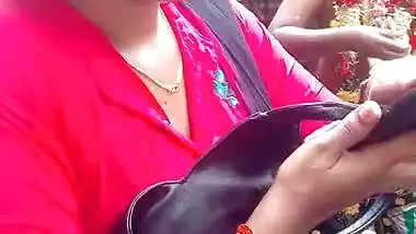 Madurai hot young girl wet chudi with boobs at public part:2