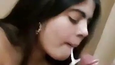 Wife gives an Indian blowjob on her suhagrat night