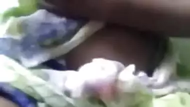 Aroused Indian porn model exposes XXX charms without taking sari off