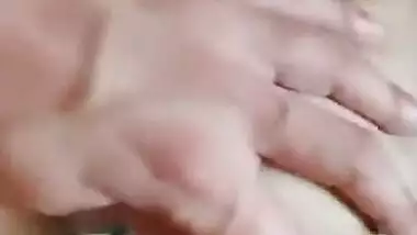 Newly married paki cutie fucking with mehndi hand