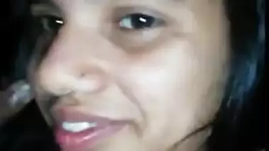 Desi whore rides lover's XXX prick with her hairy pussy in MMS video