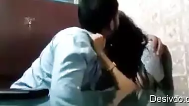 desi cpl kissing hard in cafe