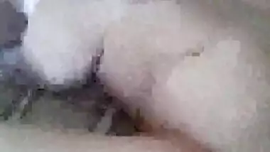 Desi girl pussy fingered with orgasm