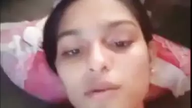 Pretty Desi college girl exposes her tits and shaved cunt on XXX cam