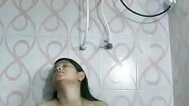 Maya bhabi sexy bath