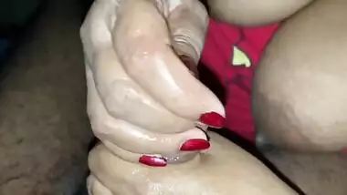 Sri Lanka girl handjob