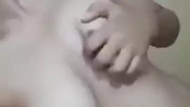 Today Exclusive -cute Desi Girl Shows Her Boobs