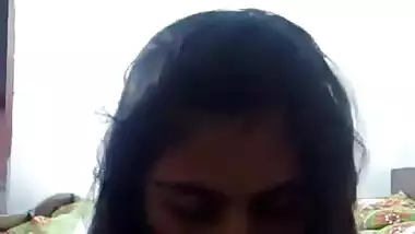 Slim desi girl opening her pussy lips on cam