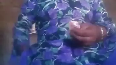 Naughty Bihari Bhabhi flaunting her frontal nude body parts